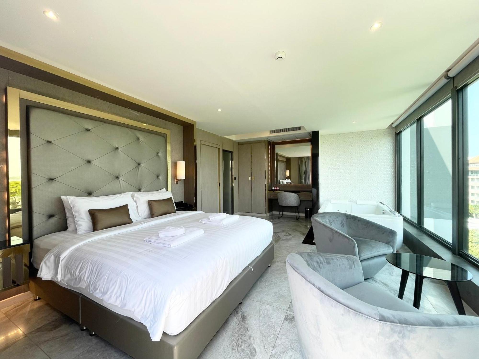The Tj Hotel Jomtien Екстериор снимка