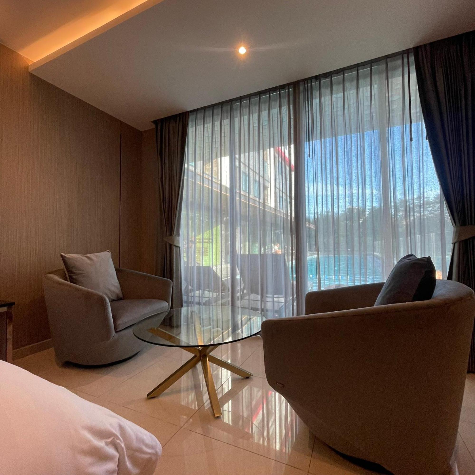 The Tj Hotel Jomtien Екстериор снимка
