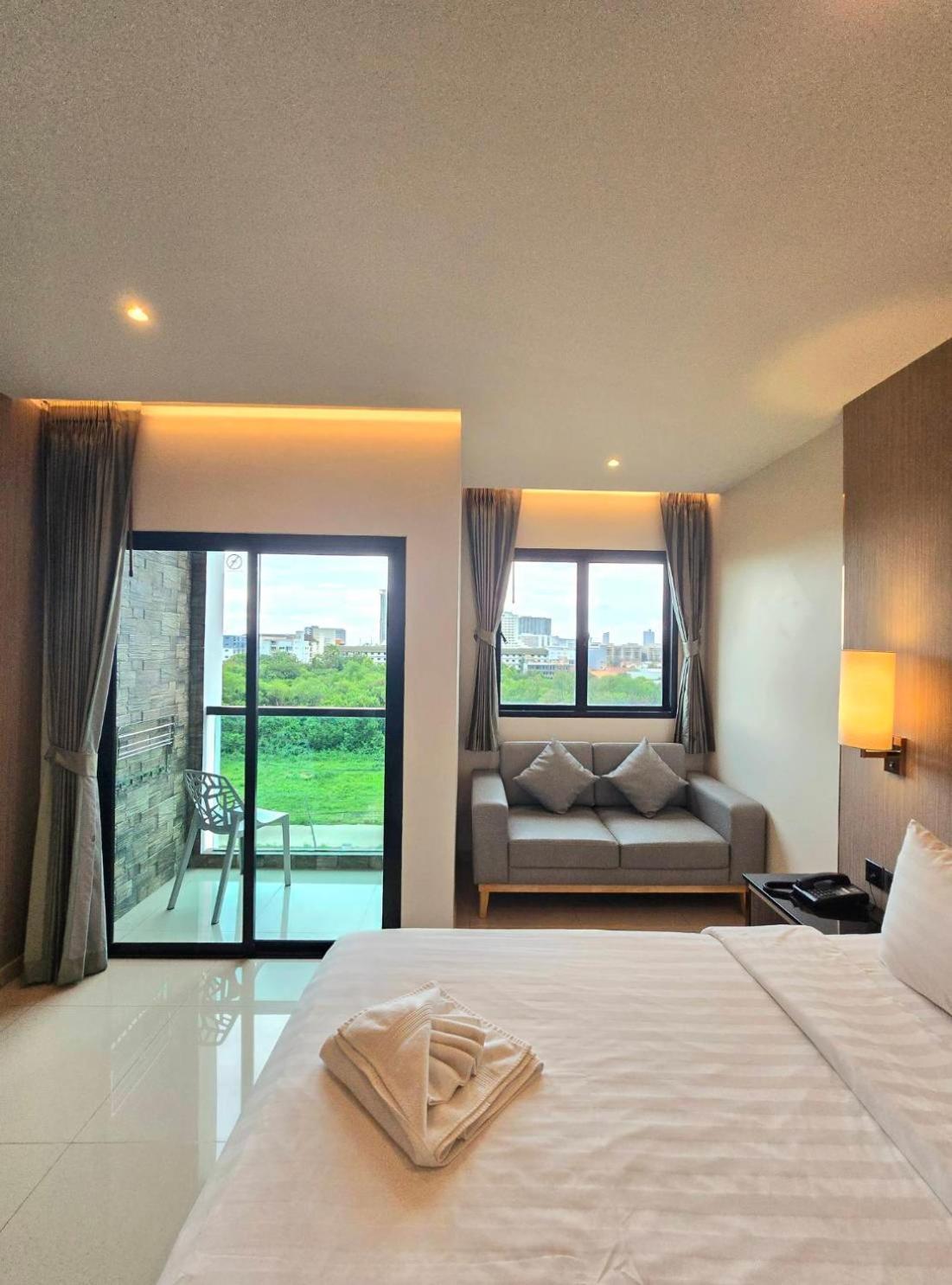 The Tj Hotel Jomtien Екстериор снимка