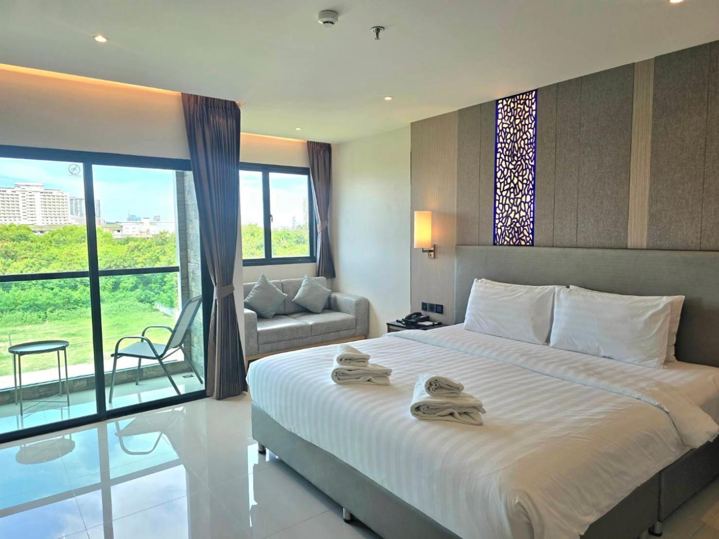 The Tj Hotel Jomtien Екстериор снимка