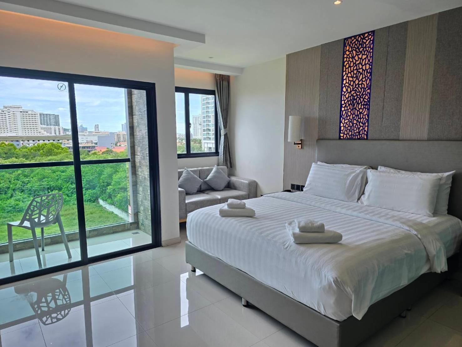 The Tj Hotel Jomtien Екстериор снимка
